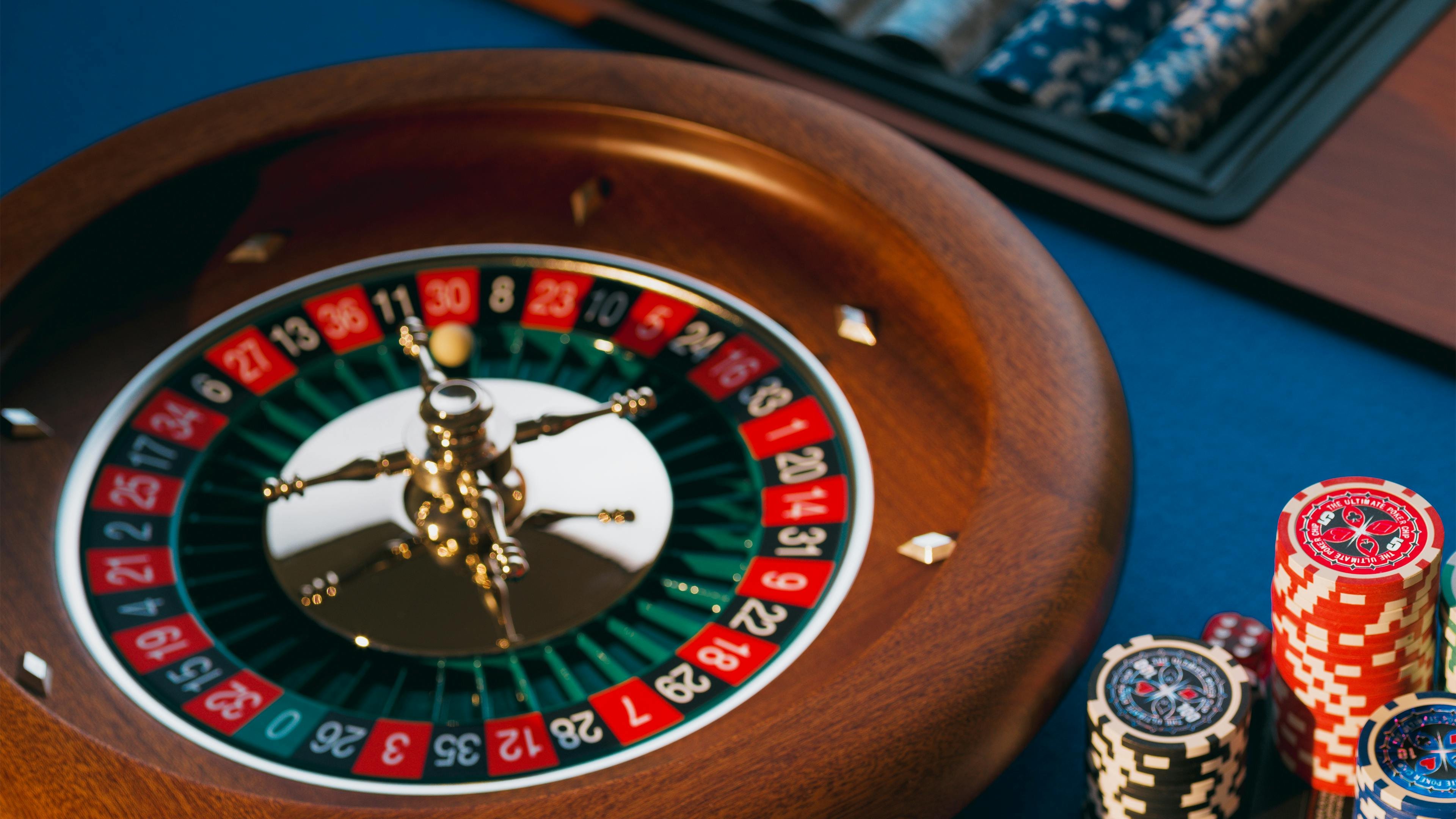 Ace Super PH casino lobby showing live dealer and slot game categories
